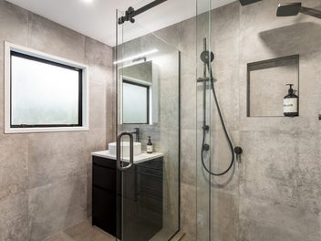 Affordable Freehold Starter!