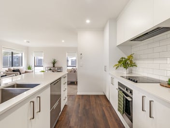 Modern Comfort - Move Straight In!