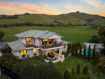 Privacy, views & lifestyle!