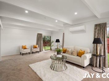 #THEDAY Modernised and Vacant in Conifer Grove