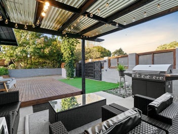 CALLING ALL BIG FAMILIES AND SAVVY INVESTORS