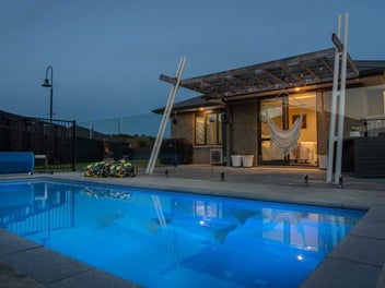 Exceptional Cul-de-sac Family Living