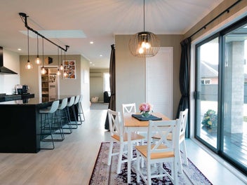 Cul-De-Sac Family Living - Cambridge East