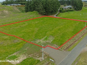 SUNNY, FLAT AND CONVENIENT - WITH NO COVENANTS