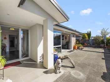 Auction Alert! Vendors on the Move