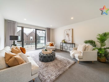 STYLISH THREE BEDROOM TOWNHOUSE WITH GARAGE!