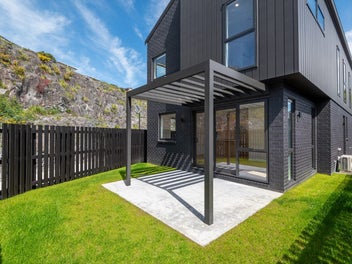 Private north-facing, elevated, viewing ready