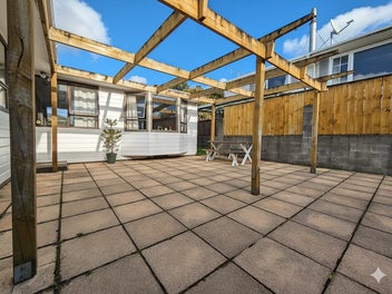 4 Bed 2 Bath Family Favourite!