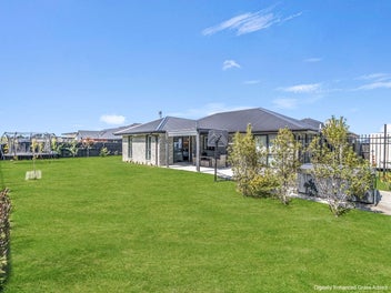 4 Bed 2 Bath With Extras…