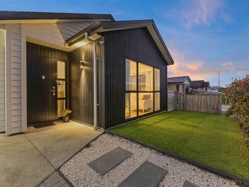 **Instantly Appealing in Takanini!**