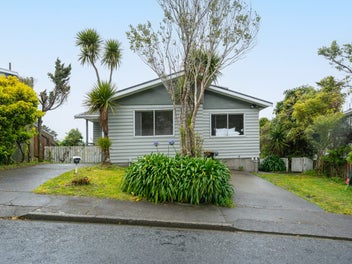 HOME AND INCOME IN KARORI