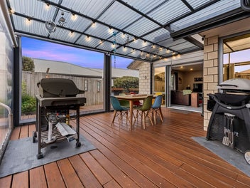 The Perfect 4-Bedroom Entertainer!