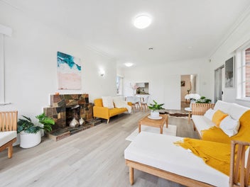 Renovated Brick & Tile on 513sqm land.