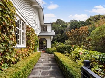 IMMACULATE CHARACTER FAMILY HOME