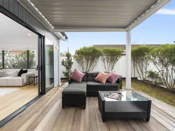 Vendors Relocated Overseas - Must Be Sold!