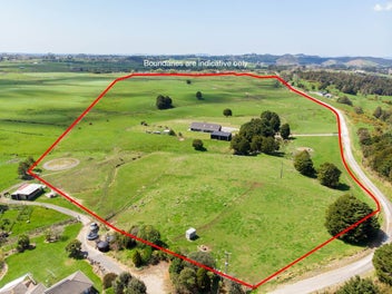 Rural Scale And Modern Comfort At Waimate North