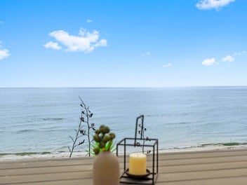 MEMORIES TO CAPTURE - BEACHFRONT