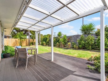 PRIME OREWA POTENTIAL - LIVE, WORK OR INVEST!