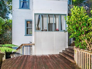 Home & Income Do Up Birkenhead Point