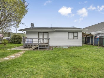 Perfect Starter or Investment in Trentham!