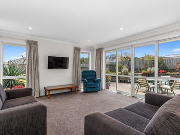 Relaxed Living in a Sought-After Spot