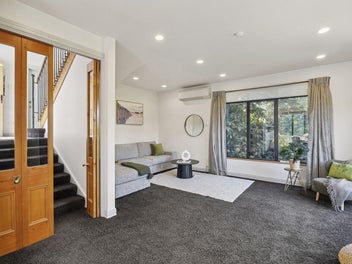 Sun-Drenched Sanctuary in Sought-After Belleknowes