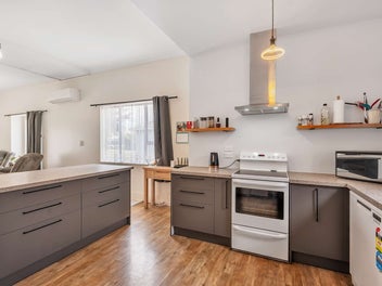 A Charming Three-Bedroom on 1,425m²