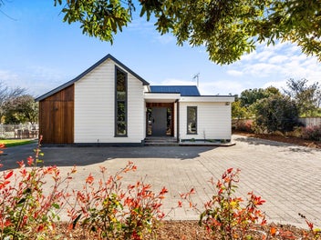 Feature-Rich, Renovated Family Retreat
