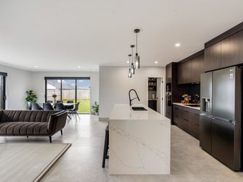 Architectural Simplicity with a Luxe Edge