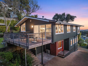 Renovated 50s Architecture - Awesome Views !