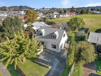 Vacant & Move In Ready - Opportunity Awaits