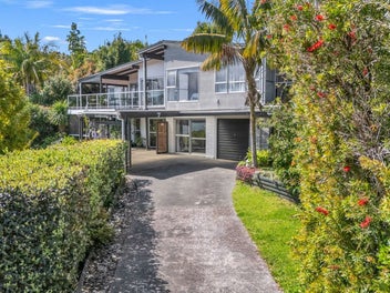 Coastal Retreat with Panoramic Views