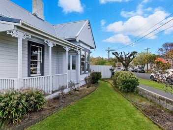 Charming Villa on a corner site