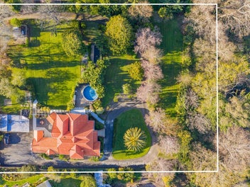 An Iconic Estate of Space, Privacy, and Prestige