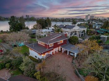 Once-in-a-Lifetime Lakefront Opportunity