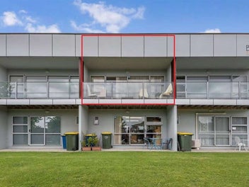 Image 1 of 20