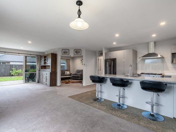 Discover Contemporary Comfort $765,000 - $815,000