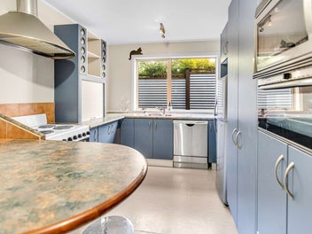 Got a BUS, BOAT, VAN or the lot? Here's the SPACE!