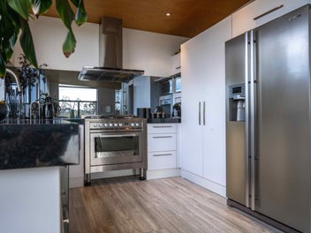 Views, Style and Modern Simplicity