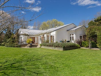 Modern Comfort Meets Country Charm