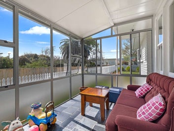 Fantastic First Home - Great Location!