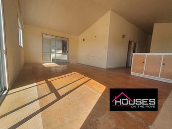 2 BDRM 70’s Abode-RELOCATABLE HOME