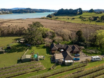 Rare Lifestyle Haven in Pauatahanui