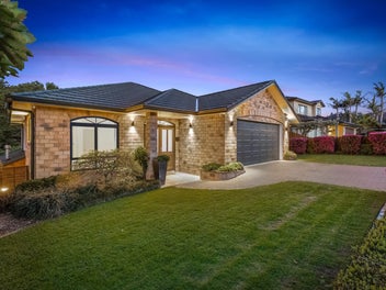 Luxury Living in The Gardens - New CV $1,450,000