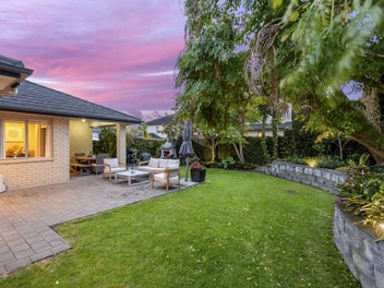 Brick and Tile Entertainer's Paradise on 675m2