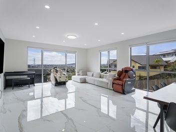 LUXURY HOME WITH STUNNING VIEWS