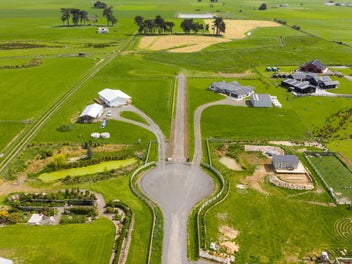 Design your escape in Rongotea South