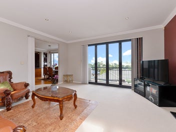 Lovely Family Home, Spacious & Comfort