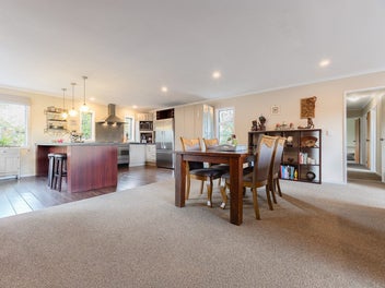 Solar-Powered & Self-Sufficient Lifestyle