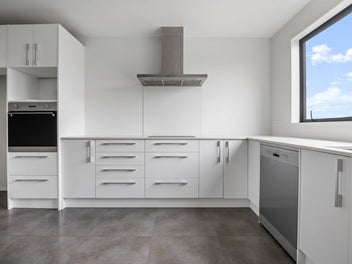 Vendors Instructions Are Clear - This Must Sell!